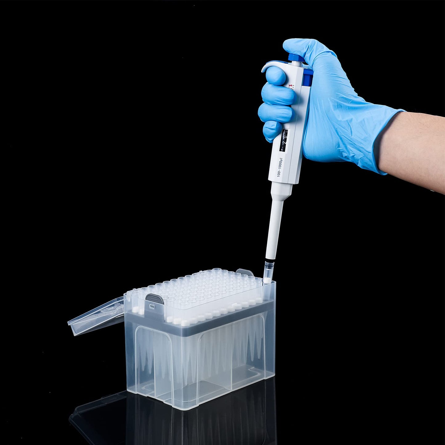 FOUR E'S SCIENTIFIC 1mL Pipette Tips - Universal 1000ul Sterile Pipette Tips Racked Non-pyrogenic DNAse/RNAse Free Autoclavable 1 Rack 96 Tips