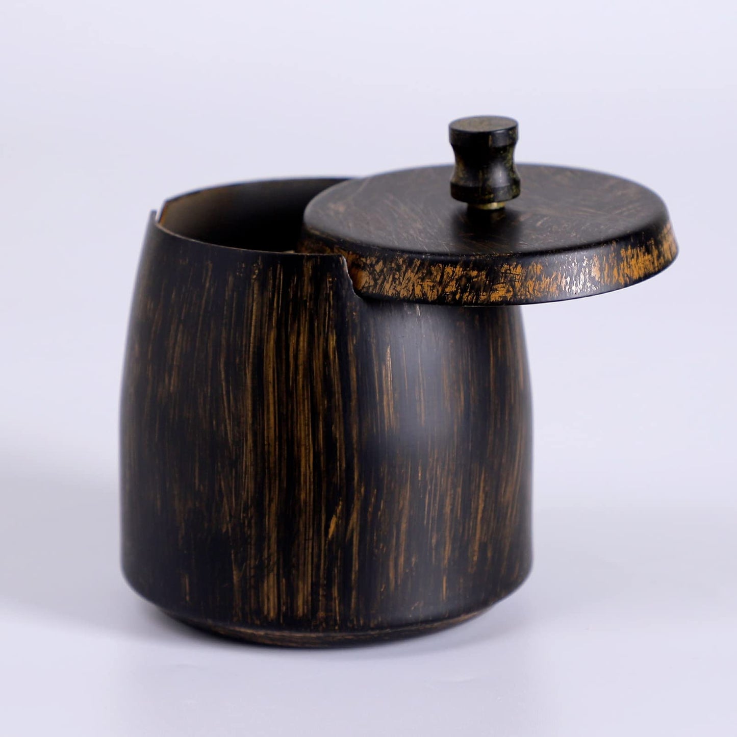 Ashtray with Lid for Cigarette, Stainless Steel Smokeless Odorless Windproof Ashtrays for Home Office Tabletop Outside Patio Outdoor Balcony(3.54"x3.0"x3.38")