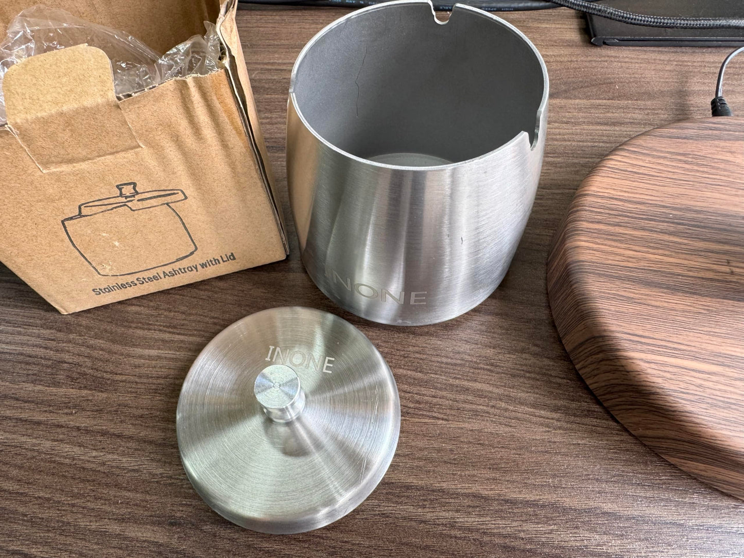 Ashtray with Lid for Cigarette, Stainless Steel Smokeless Odorless Windproof Ashtrays for Home Office Tabletop Outside Patio Outdoor Balcony(3.54"x3.0"x3.38")